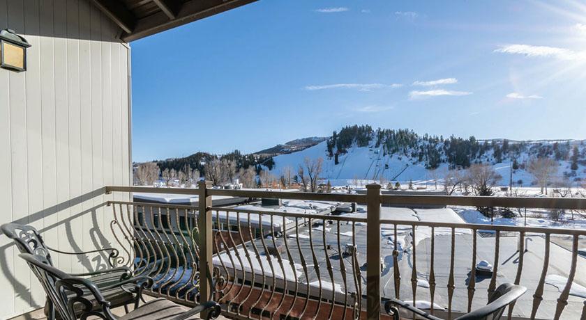 Victoria Condominiums