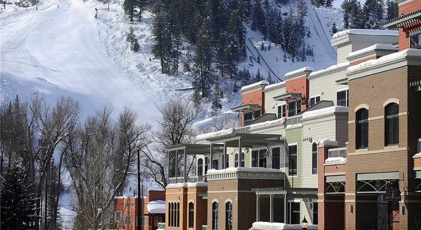 Howelsen Place Condominiums