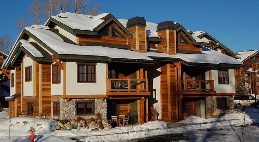 Pines at Ore House Plaza