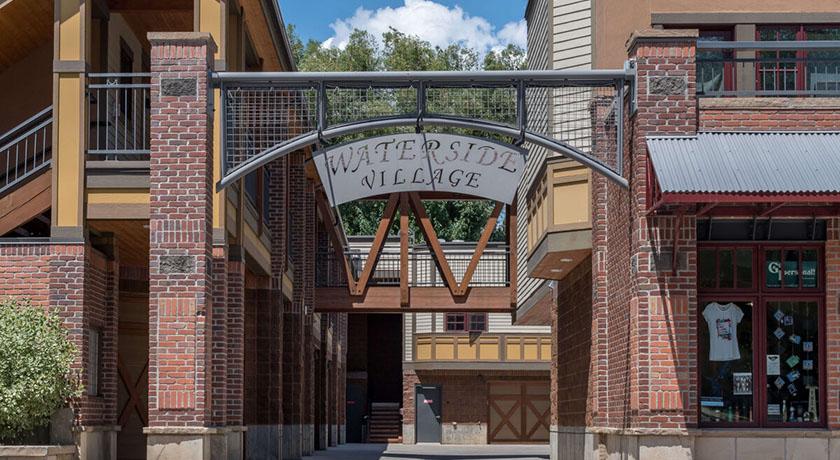 Waterside Village Townhomes