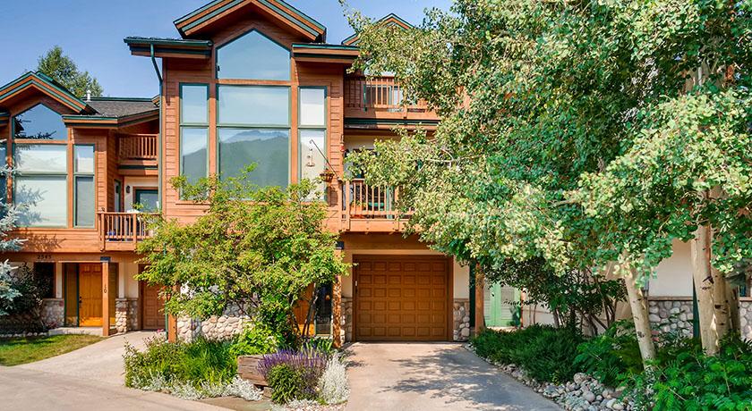 Evergreens Townhomes