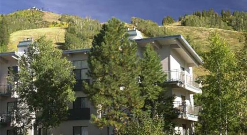 Storm Meadows Club Condominiums