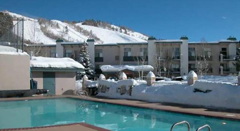 Storm Meadows Club Condominiums