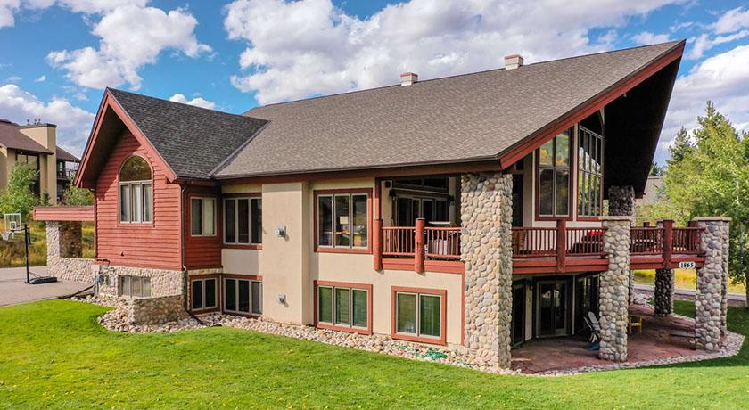 Majestic Vista Chalet