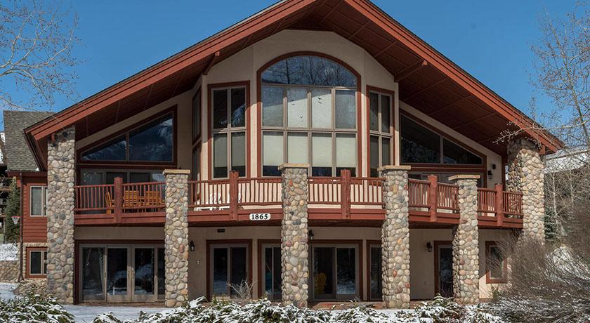 Majestic Vista Chalet