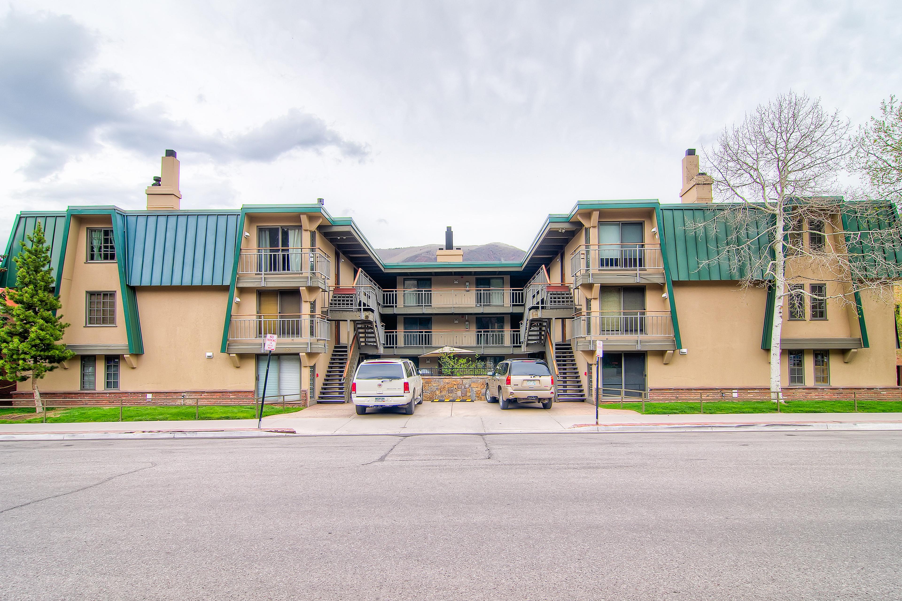 Chateau Aspen Condominiums by McCartney Property Management