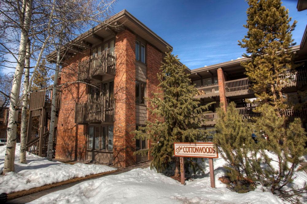 Cottonwoods Condominiums