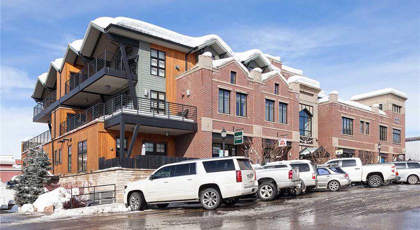 Alpenglow Condominiums