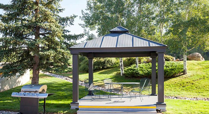 Bronze Tree Condominiums