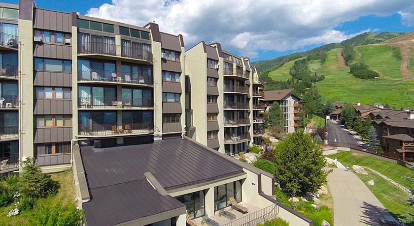 Bronze Tree Condominiums