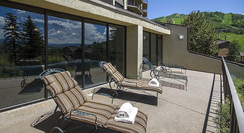 Bronze Tree Condominiums