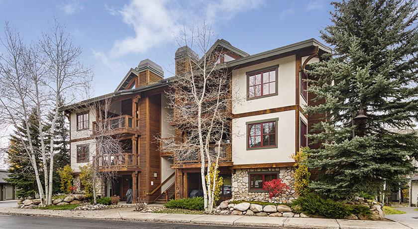 Pines at Ore House Plaza