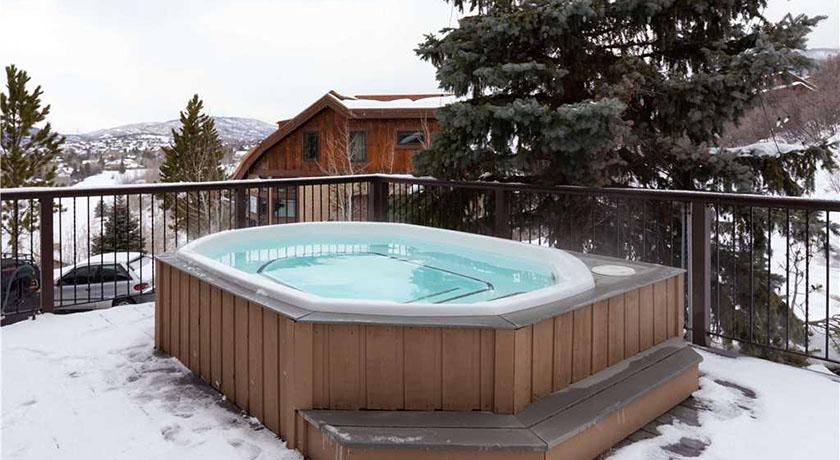 Ridgecrest Condominiums